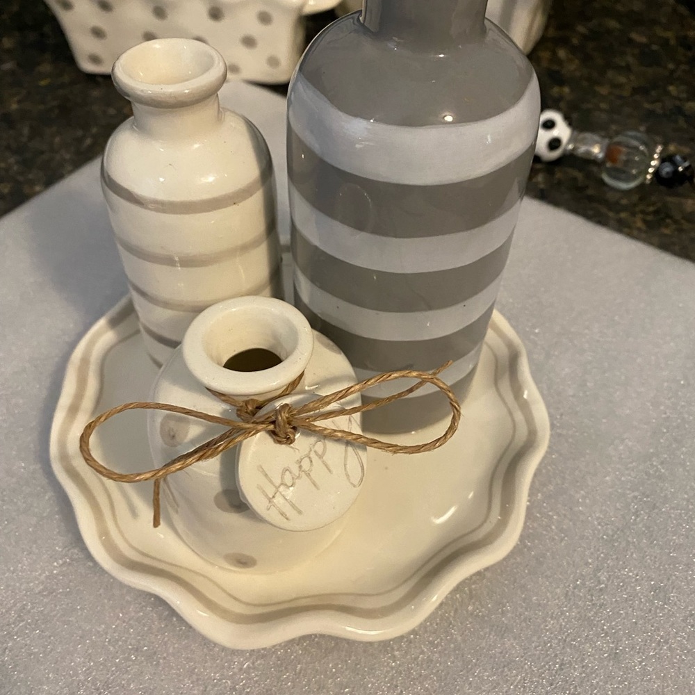 Mud Pie Happy bottle set
